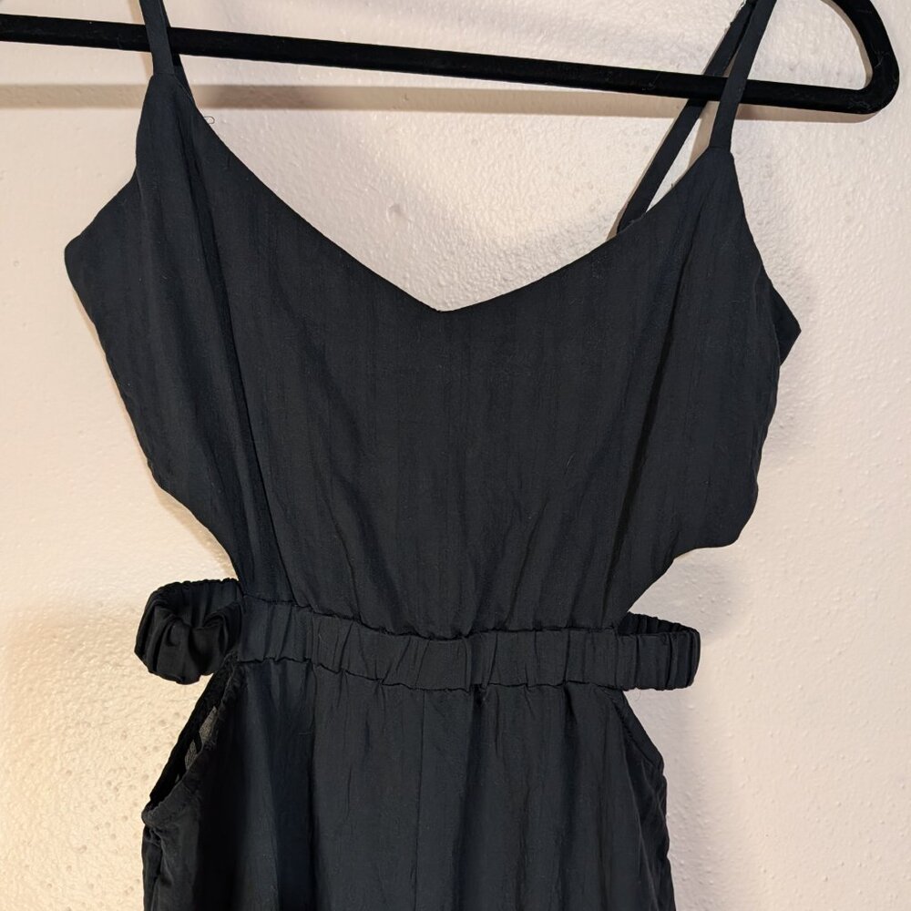 Forever 21 Black Cutout Jumpsuit Wide Leg Sleeveless Romper Size Small - Picture 4 of 11